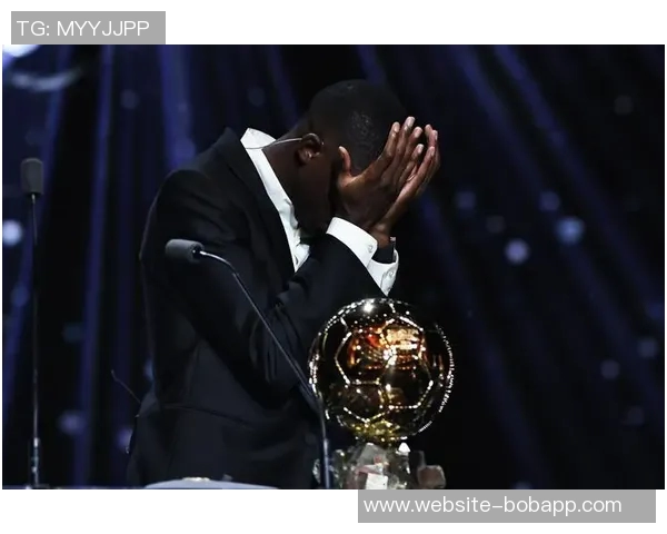 恩里克称赞登贝莱本赛季表现期待他重返金球奖巅峰状态