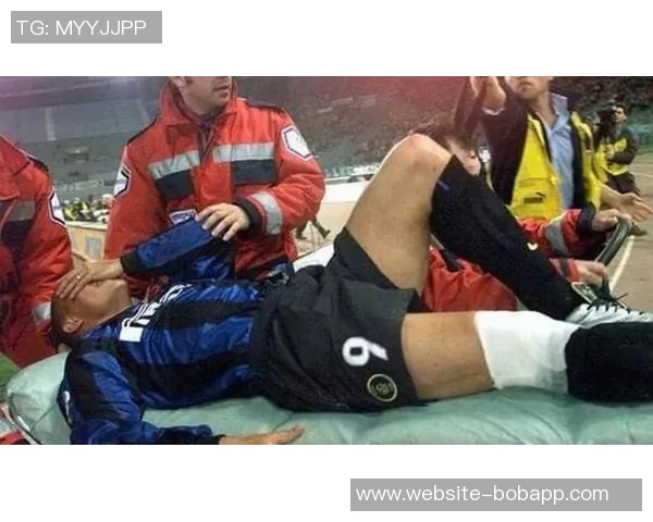 国米官方宣布博尼左膝轻微扭伤下周将进行进一步评估 国米官方宣布博尼左膝轻微扭伤下周将进行进一步评估